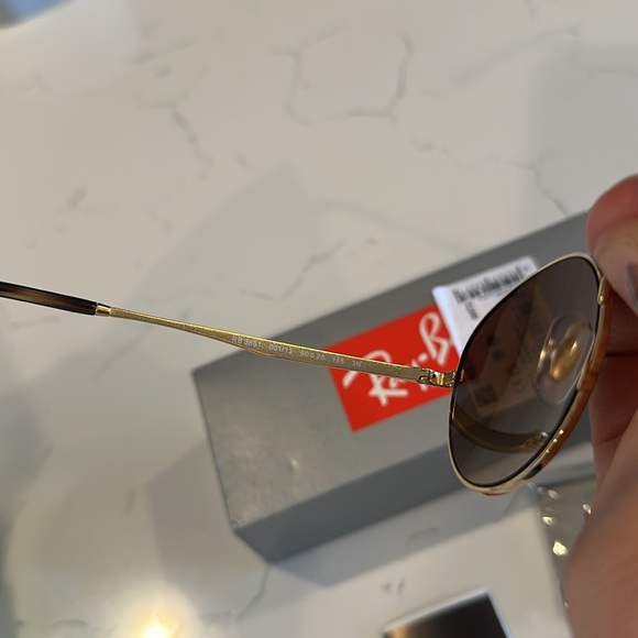NIB Ray Ban Arista Round Sunglasses Polished Arista Gold Brown Gradient RB3681 - Picture 7 of 12